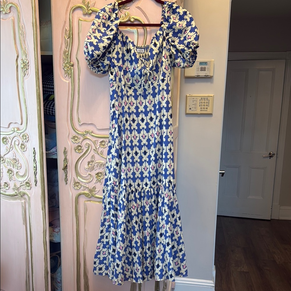 Zara Chic Blue and White Long Sleeve Dress